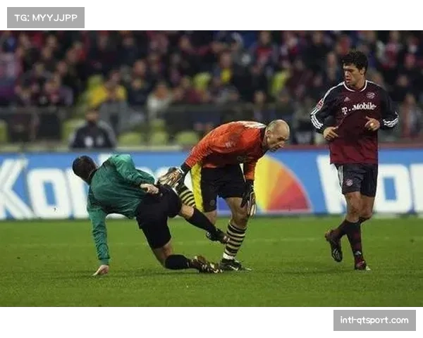 亚特兰大vs热那亚门将早期红牌，十人防守韧性十足