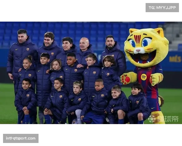 巴萨B队多名小将获一线队征召,青训成果显著