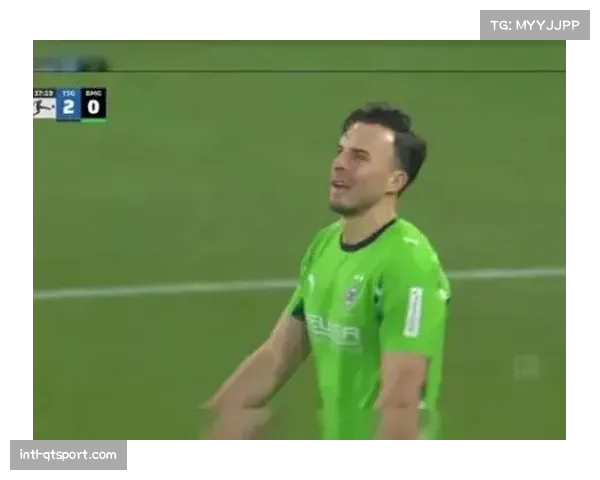 场边花絮：门兴对阵波鸿一役，主裁判因设备故障与VAR沟通中断五分钟。